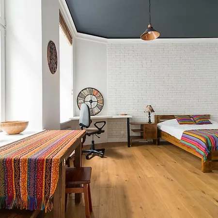 Hala Koszyki Spacious * Βαρσοβία