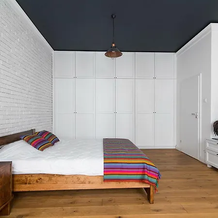 Hala Koszyki Spacious Διαμέρισμα *